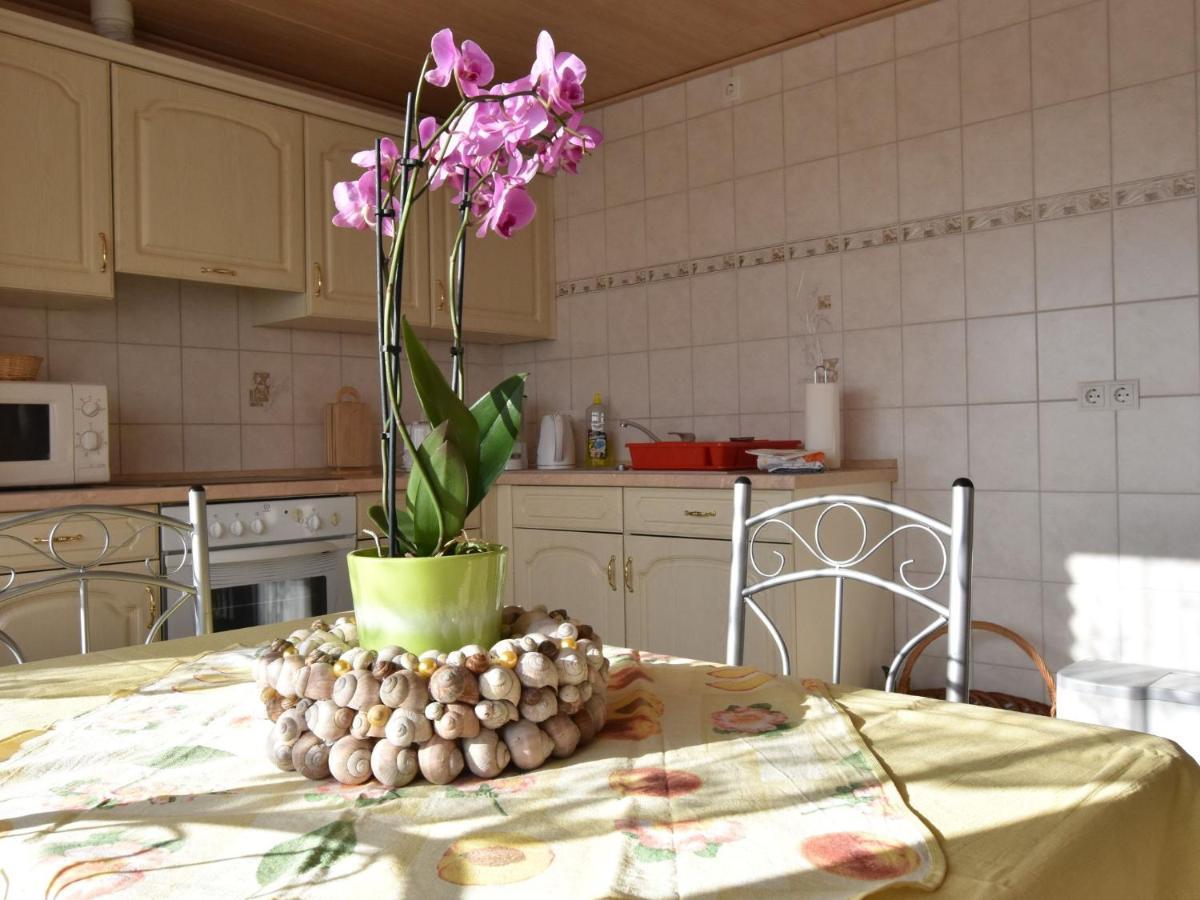 Spacious Apartment In Brusow With Garden Kröpelin Zewnętrze zdjęcie