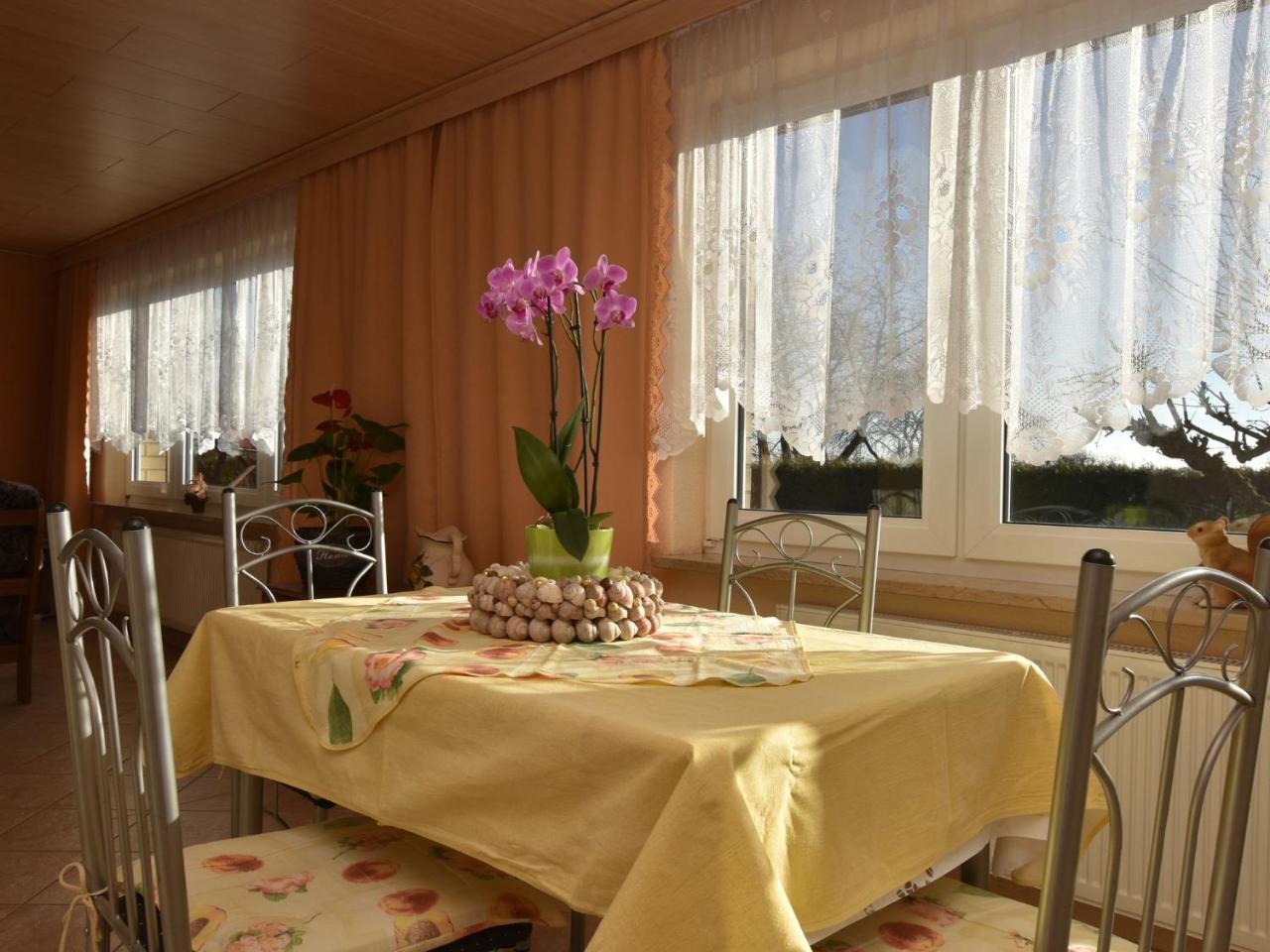 Spacious Apartment In Brusow With Garden Kröpelin Zewnętrze zdjęcie