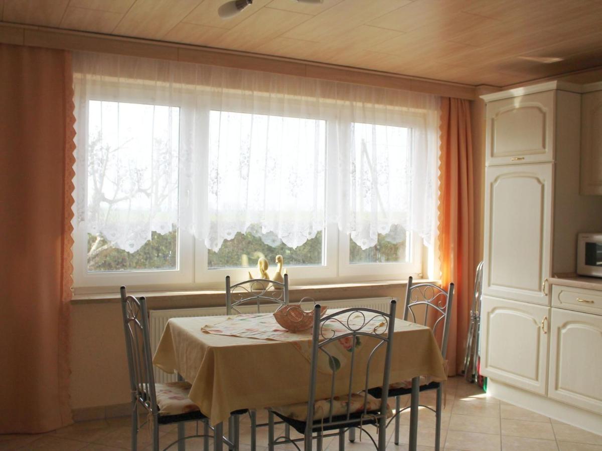 Spacious Apartment In Brusow With Garden Kröpelin Zewnętrze zdjęcie